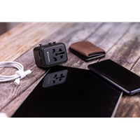Verbatim UTA-01 Universal Travel Adapter with 2 x USB-A Ports 12W - Image 5