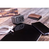 Verbatim UTA-03 Universal Travel Adapter with 1 x USB-C PD 30W & QC 3.0 / 2 x USB-C / 2 x USB-A - Image 4